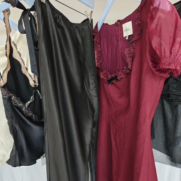 REFORMATION Bunny Dress in Chianti, size 4 - Picture 3 of 7